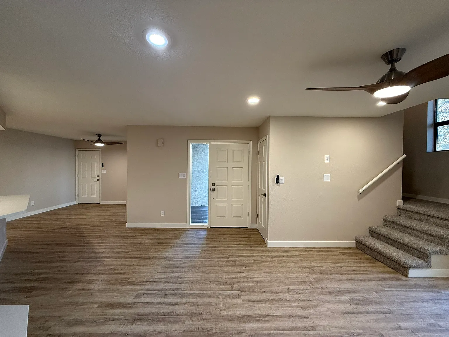 3 bed, 2.5 bath, 1776 sqft, $2,695 — Photo 2