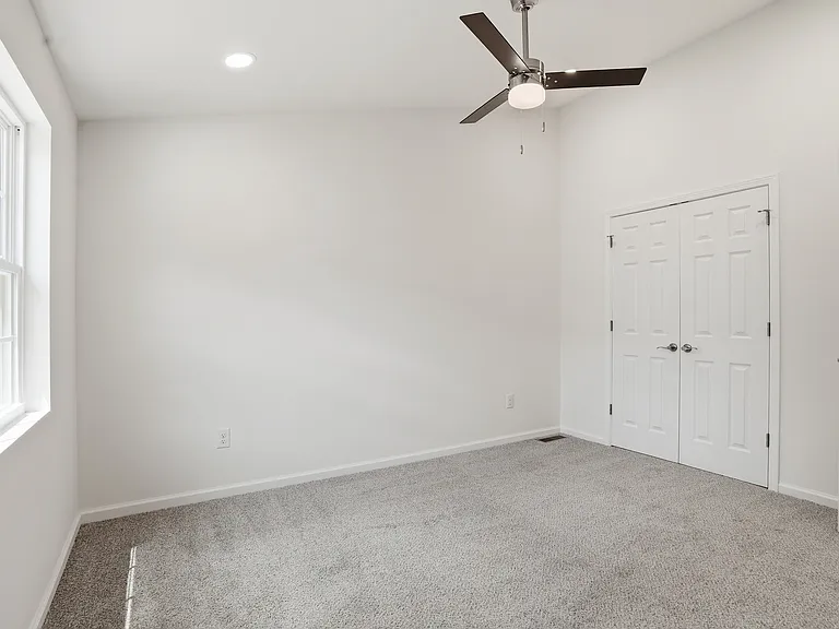 516 Singletary St SE — Photo 34