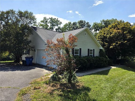 4th image of 1701 Greenhill Rd