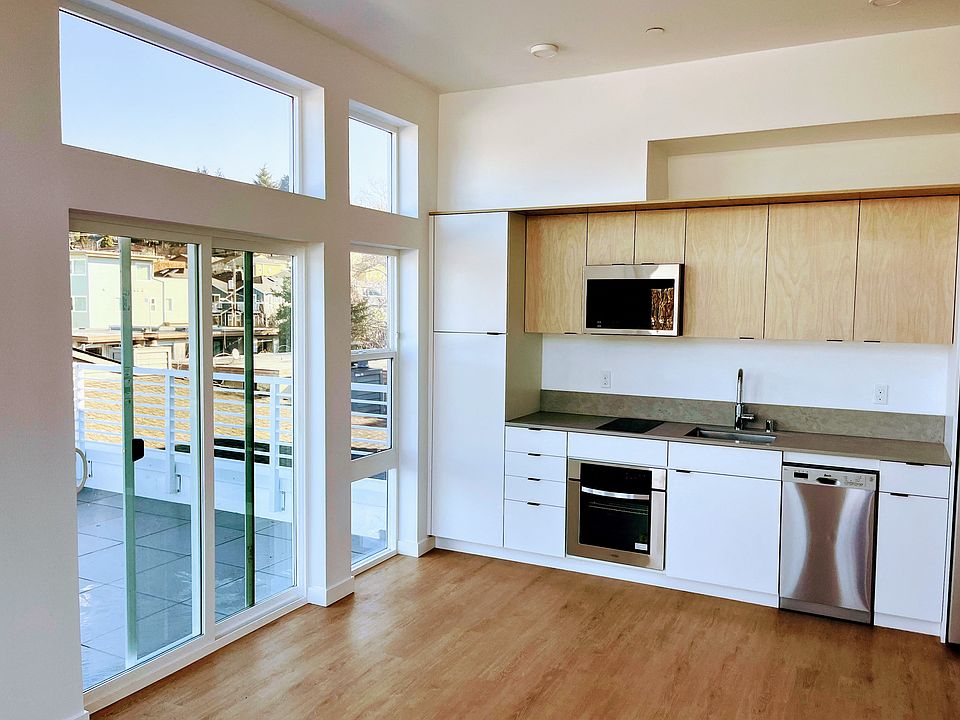 1st image of 3620 Phinney Ave N #5087949