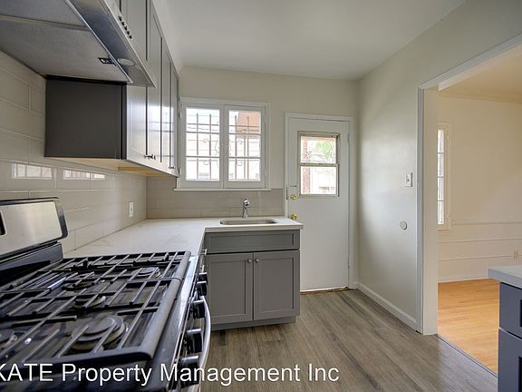 4th image of 613 S Detroit St #6135