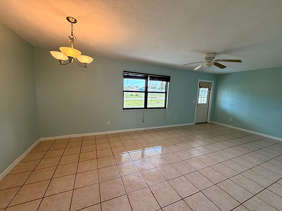 2nd image of 2140 Palm Ave