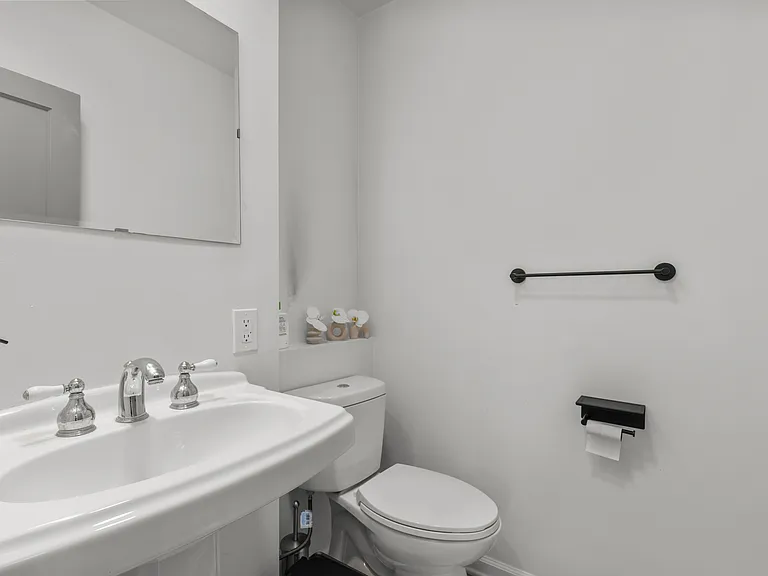 6233 W Orange St — Photo 6