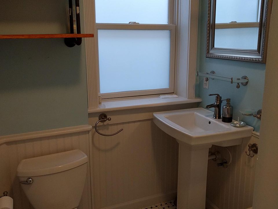 Main Bathroom (from Hallway)