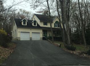 623 Florence Ct, Stroudsburg, PA 18360