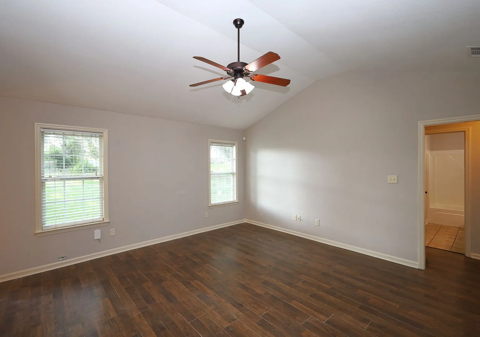 3990 Rock Hollow — Photo 4