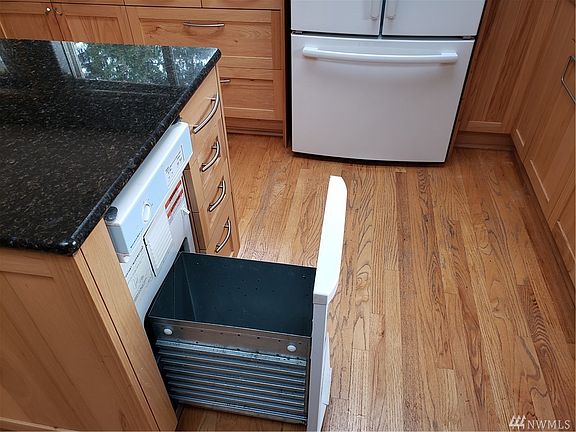 4th image of 17224 10th Ave NE