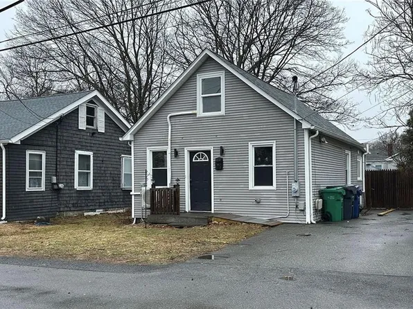 29 Gibbons Ave, Warwick, RI 02889