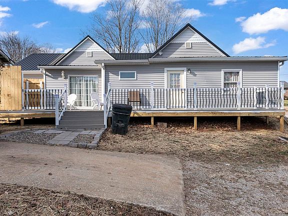 4th image of 250 Maple Grove Ln