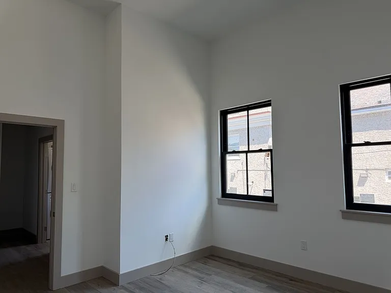 Five Point Flats — Photo 16