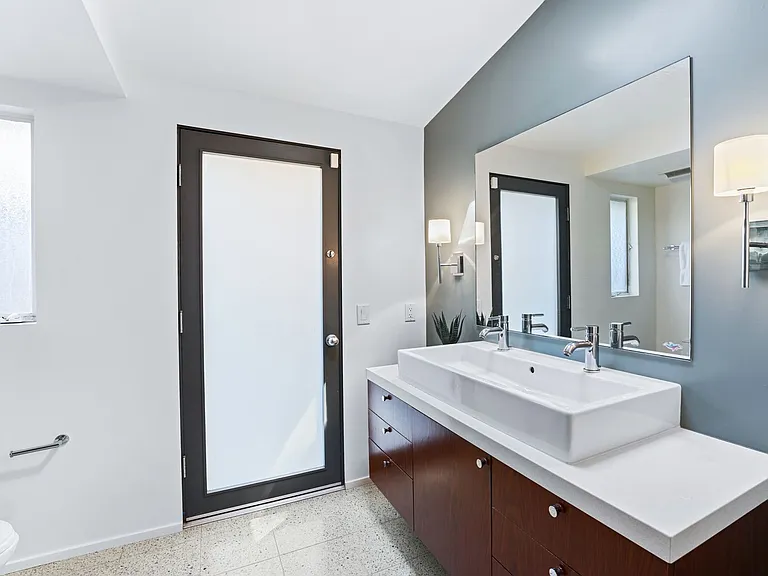 6225 Frondosa Dr — Photo 28