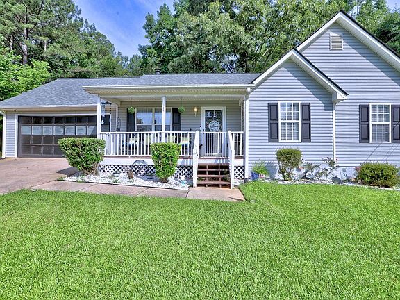 2nd image of 300 Willow Ln