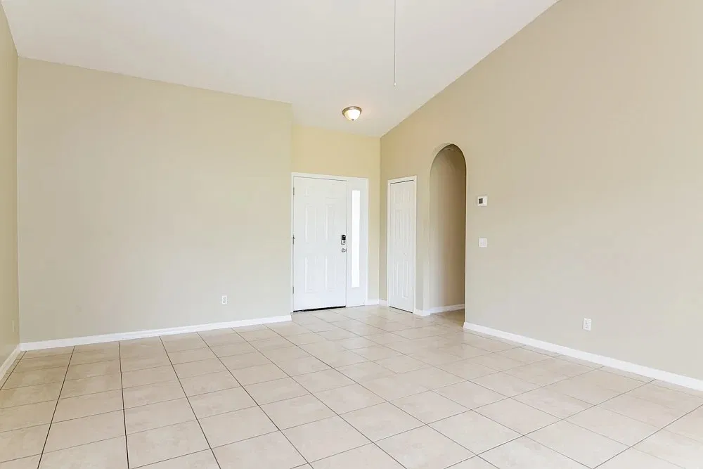 3 bed, 1246 sqft, $2,130 — Photo 1