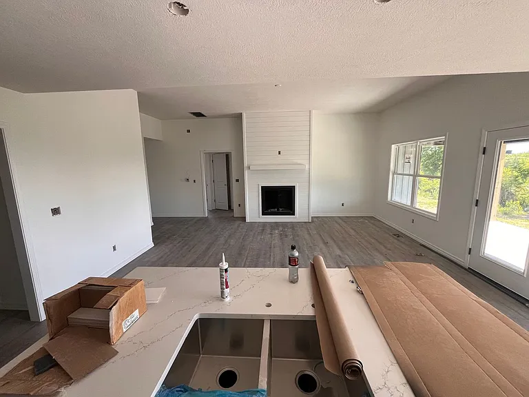 926 S Pindall Ln — Photo 7