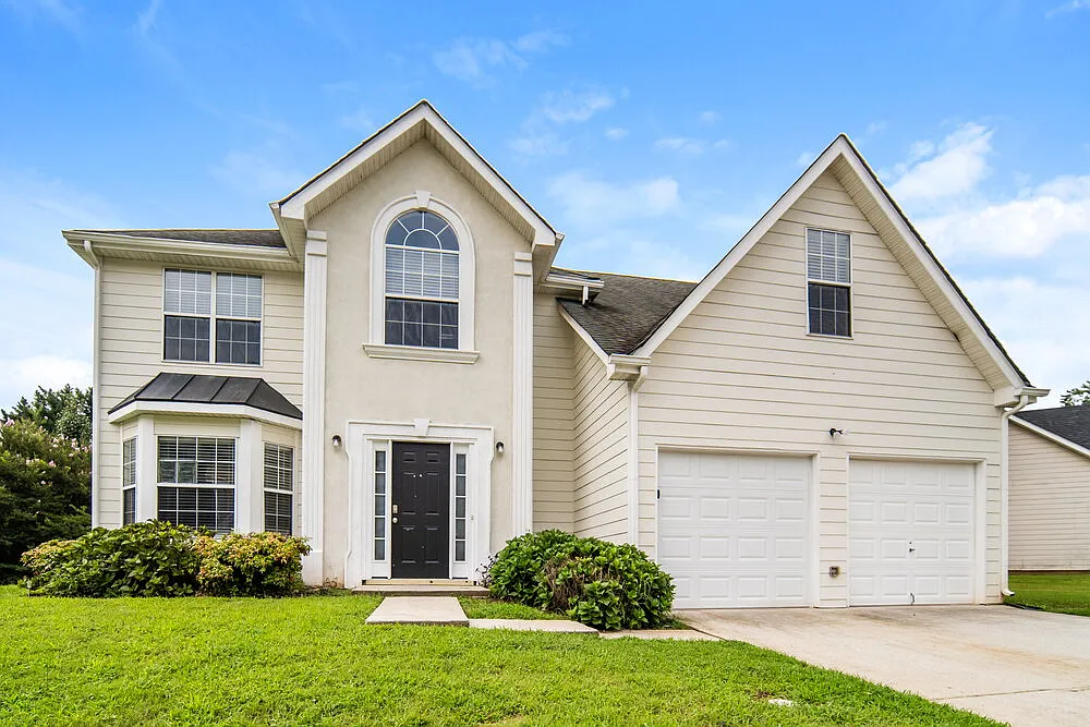 4 bed, 2.5 bath, 3031 sqft, $2,525 — Photo 1