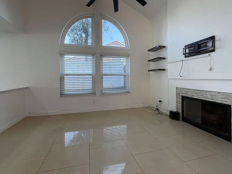 13632 Cabrillo Ct — Photo 3