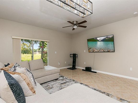 4th image of 4408 Woodland Cir #1