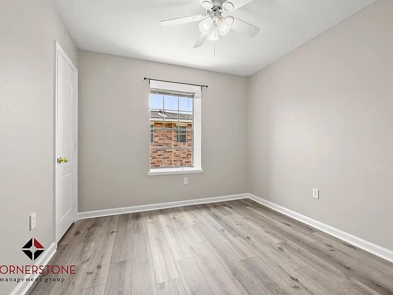 445 W Parker Blvd #4 — Photo 11