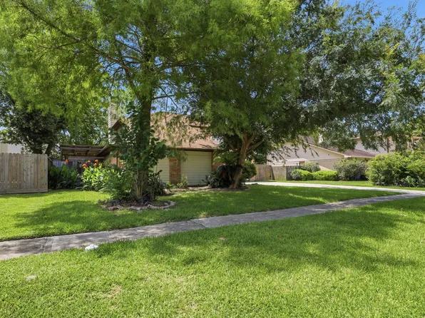 2315 Hampton Rd, League City, TX 77573