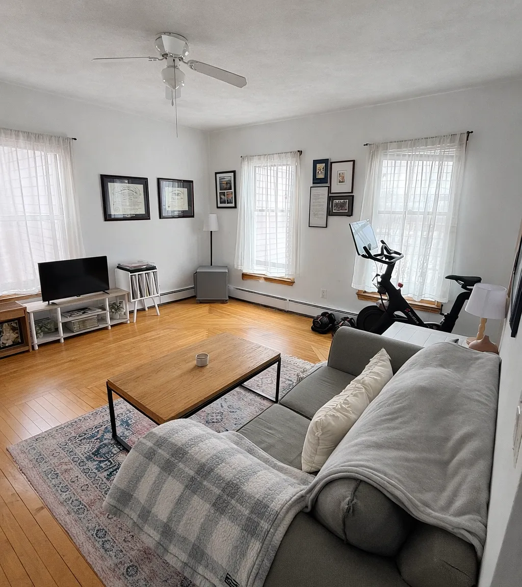 1 bed, 9999 sqft, $2,676 — Photo 1