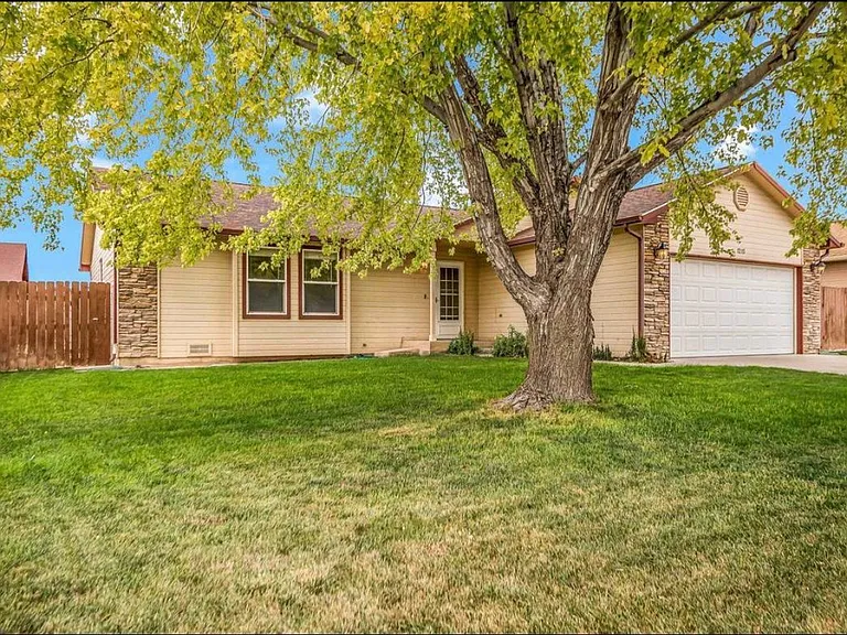1215 Breeze Dr — Photo 27