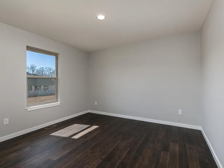 800 E Crew Dr — Photo 26