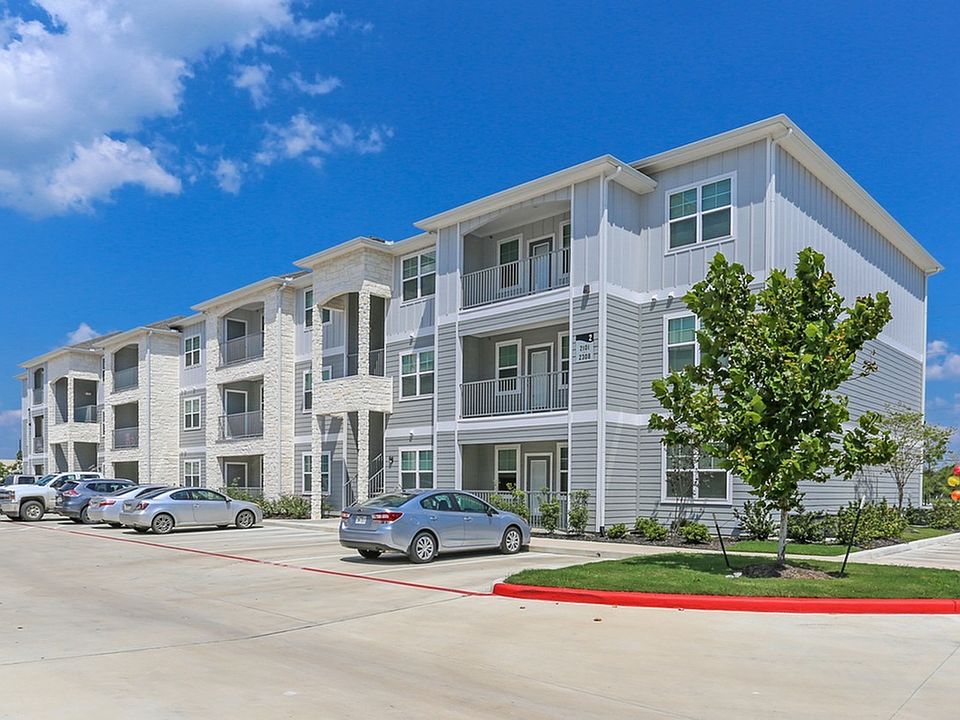 Silverwood at Hackberry Creek Apartments