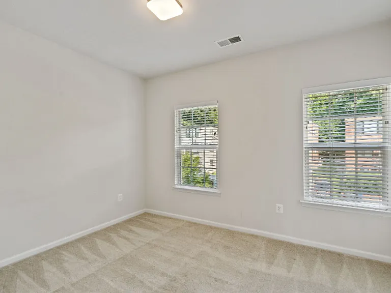 1221 Trenton Pl SE — Photo 16