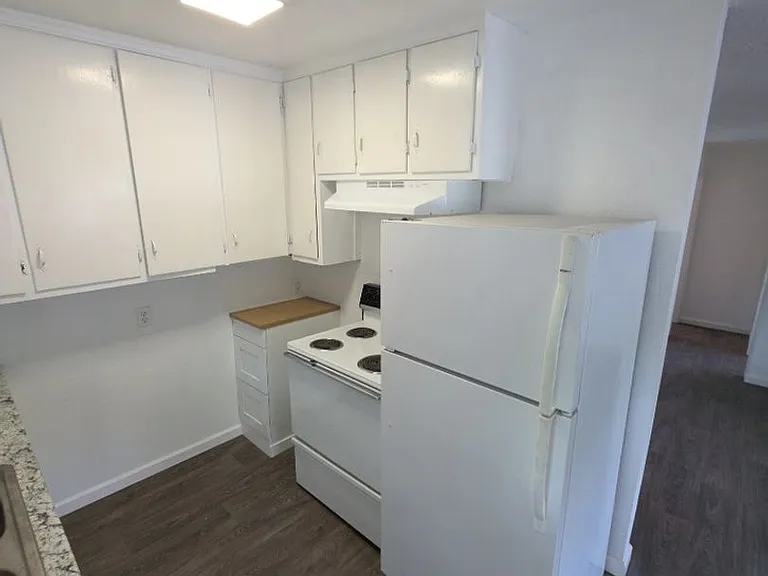 13451 Lakeshore Dr — Photo 22