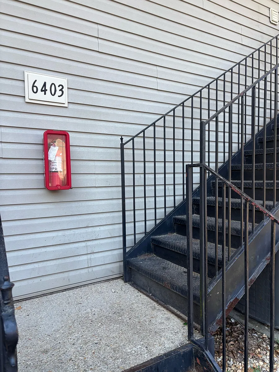 Building Photo - 6403 Starbrook Dr #7