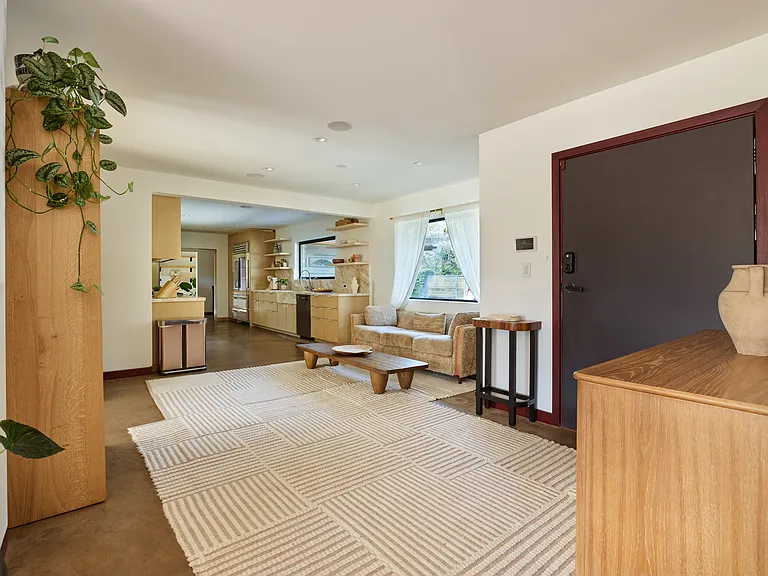 8052 Woodrow Wilson Dr — Photo 11