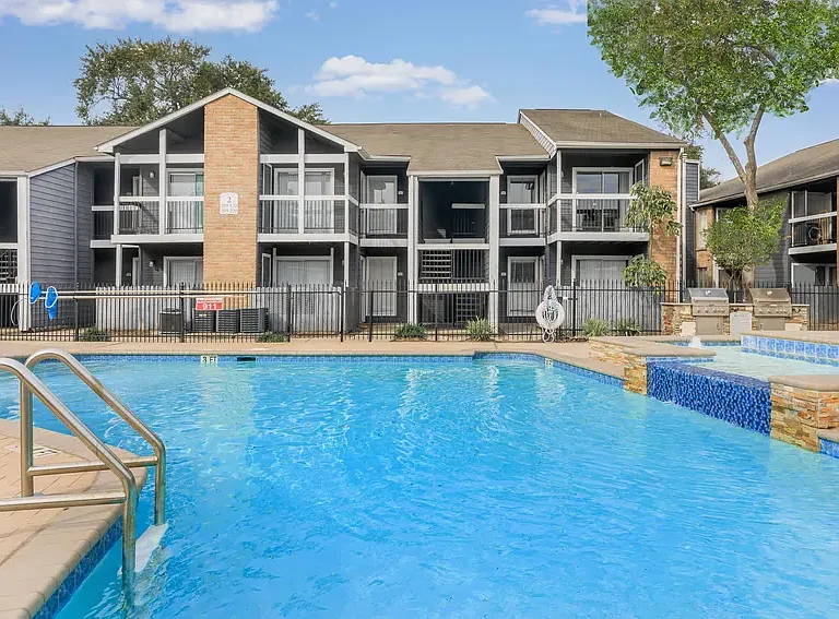 Bridges of Cypress Creek Apartment Homes — Photo 15