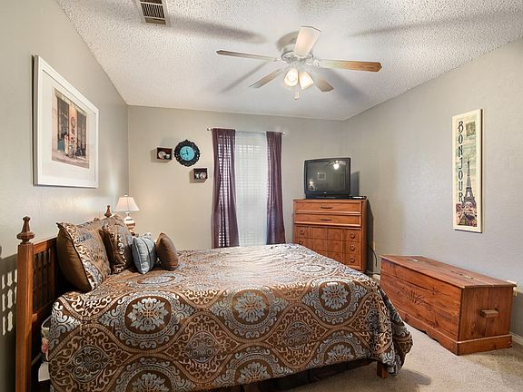 4th image of 15652 Banyanwood Ave