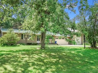 221 Delia St, Lapeer, MI 48446