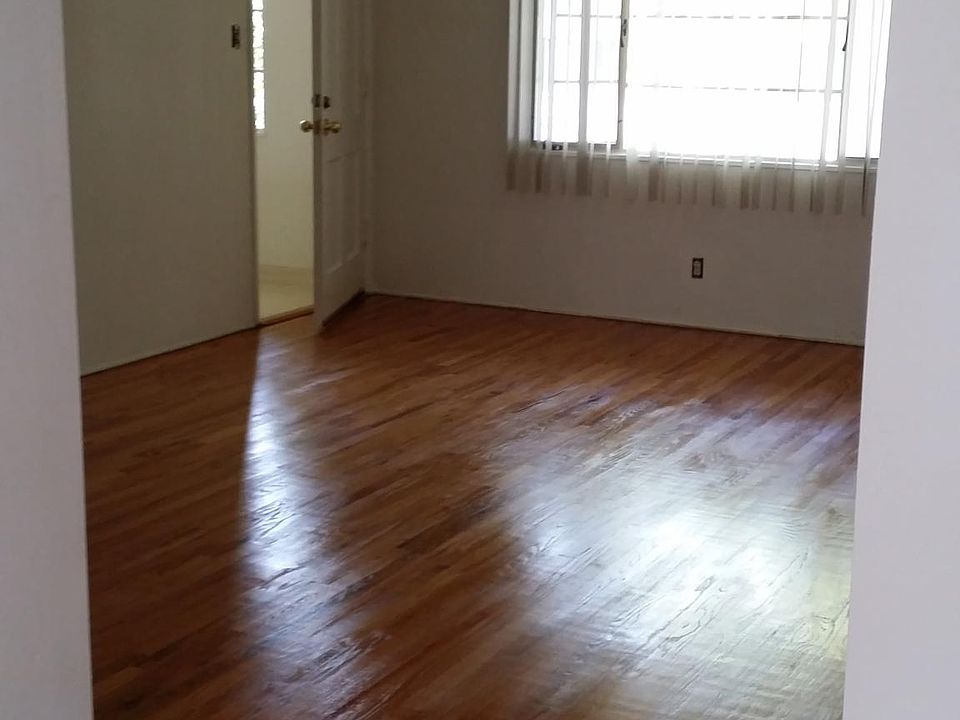 1st image of 110 W Randolph St #11
