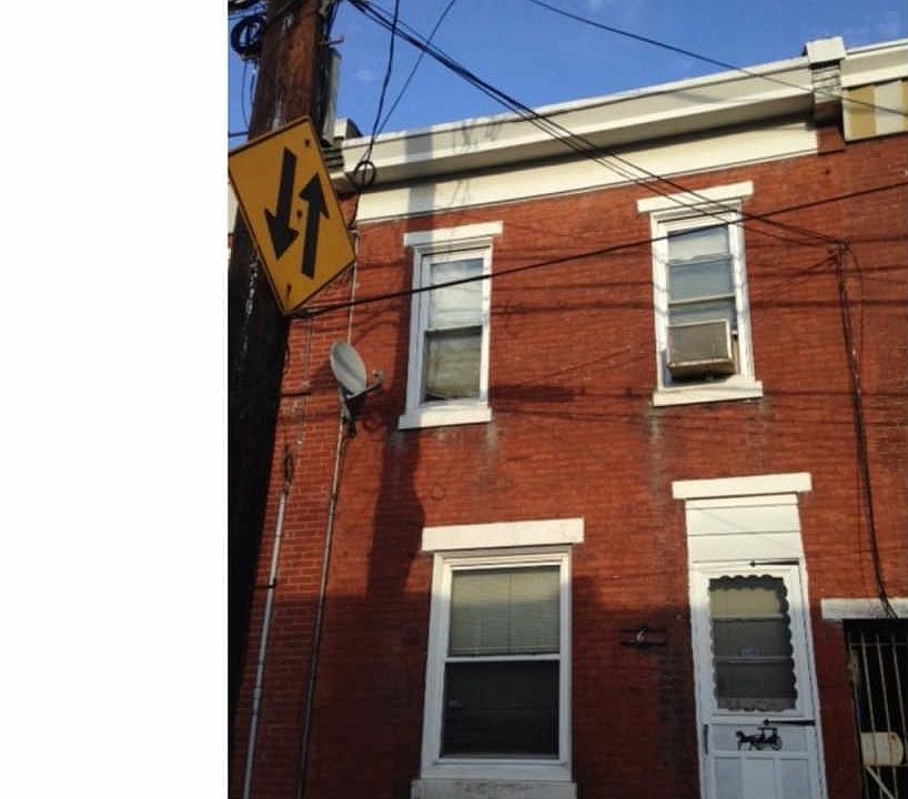 2nd image of 3606 Calumet St