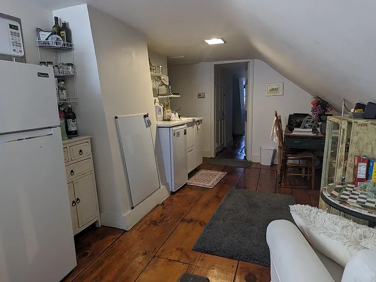 Kitchenet, sitting area.