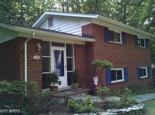 7205 Homestead Pl, Springfield, VA 22151