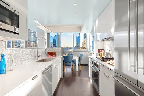 Sold by Compass | media 17