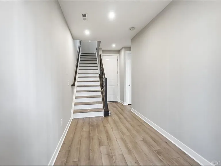 7241 Otley Dr — Photo 10