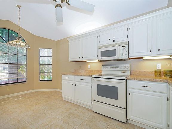 5th image of 4248 Fox Hollow Cir