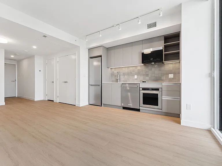 10420 City Pkwy — Photo 30
