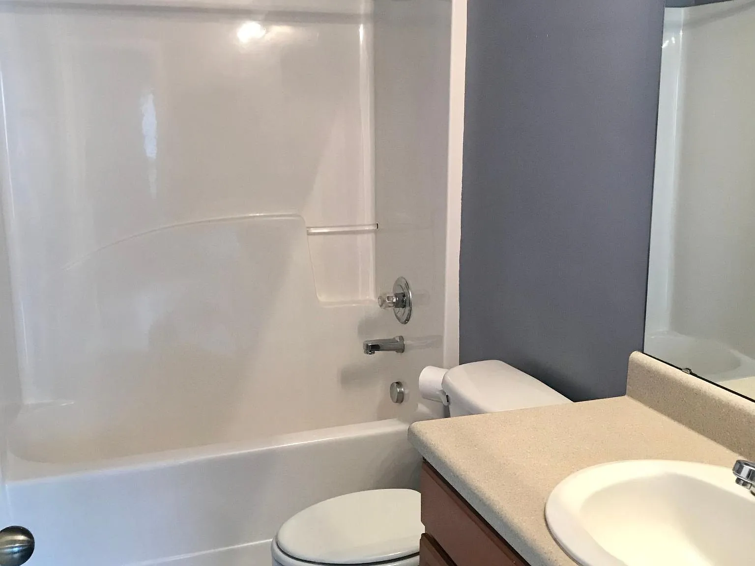 3 bed, 1660 sqft, $1,950 — Photo 2