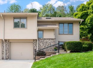 1109 Arbor Ridge Dr, Council Bluffs, IA 51503