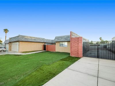 6229 W Oakey Blvd, Las Vegas, NV, 89146