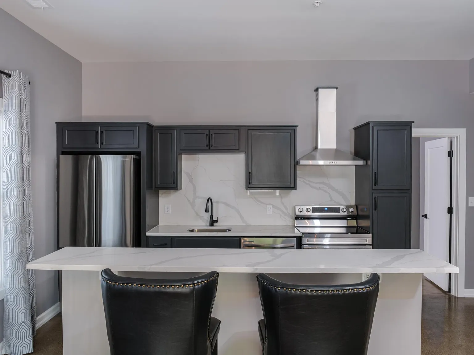 1 bed, 1009 sqft, $2,350 — Photo 2