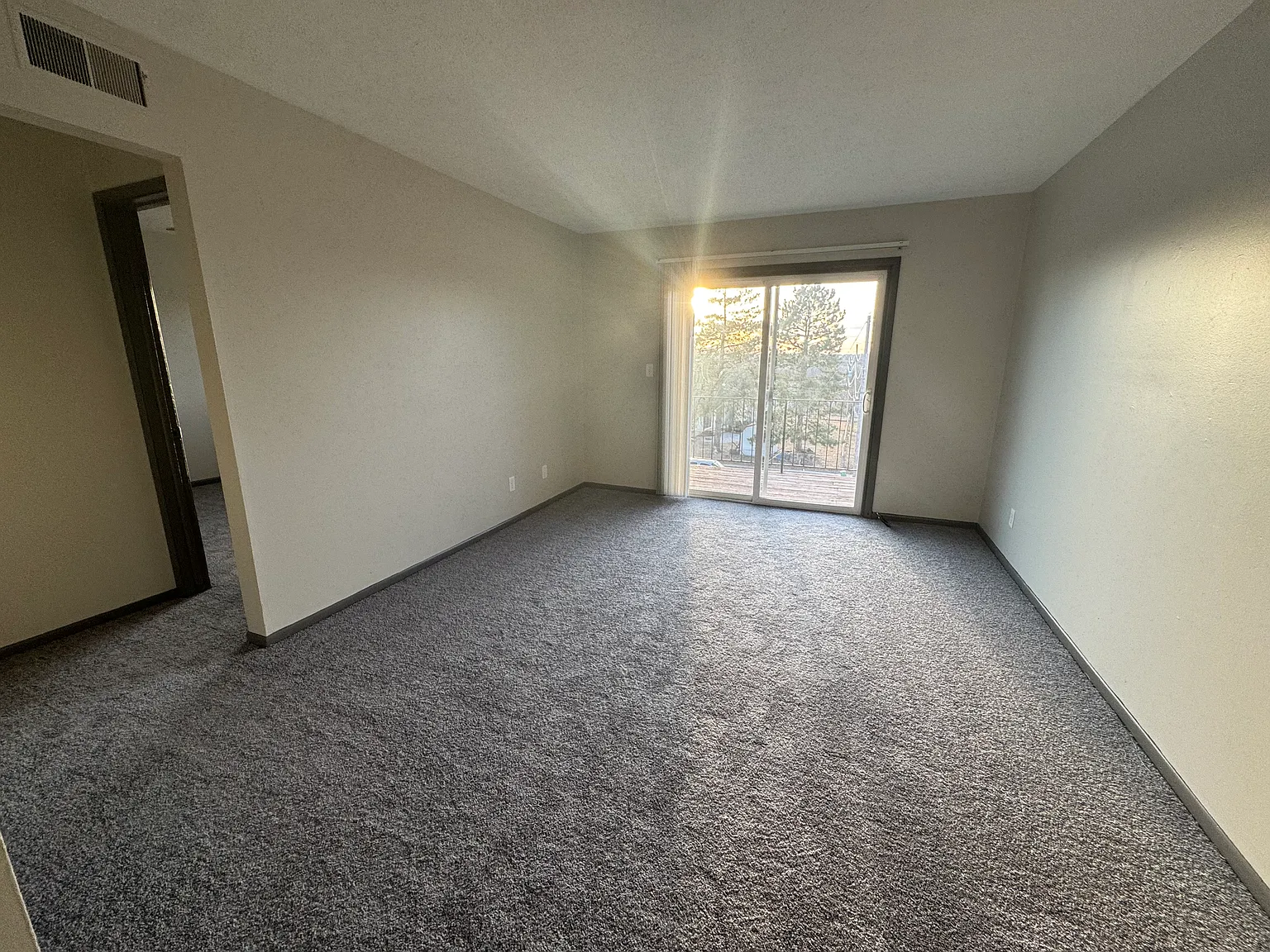 2 bed, 800 sqft, $1,125 — Photo 3