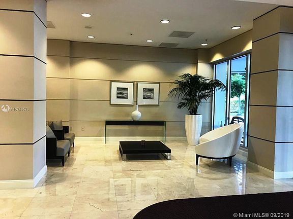 5th image of 19380 Collins Ave APT 918