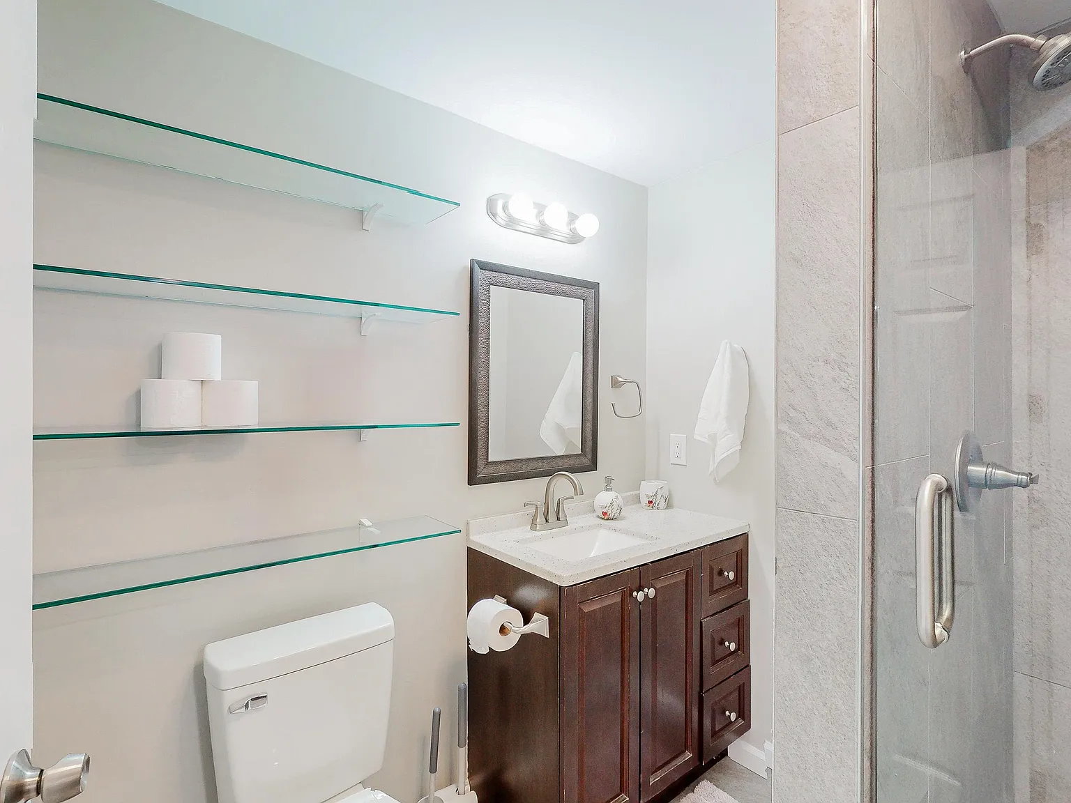4 bed, 3.0 bath, 3085 sqft, $1,148 — Photo 3