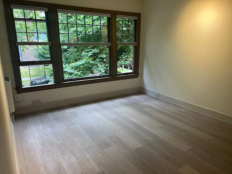 535 20th Ave E #203 — Photo 8